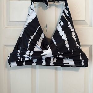 NWOT Black and White Women's PLUS SIZE SWIM SET